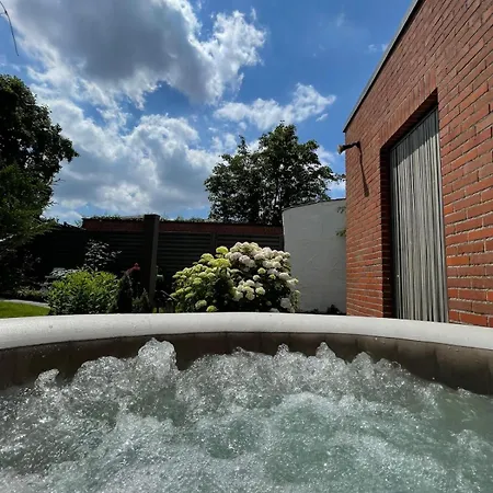 Ruime Woning Met Prive-kamer En Modern Comfort * Wevelgem